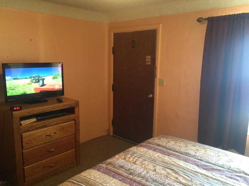 Budget Inn Motel Chemult Exterior photo