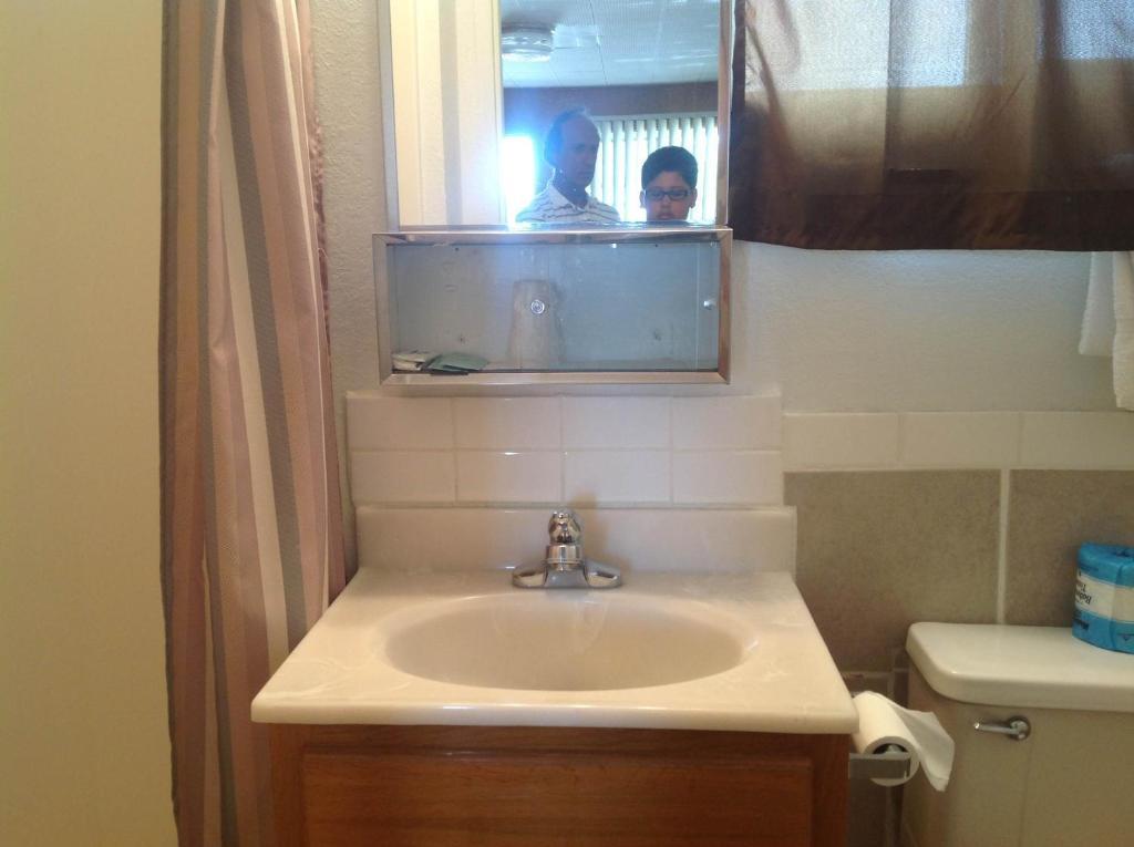 Budget Inn Motel Chemult Room photo