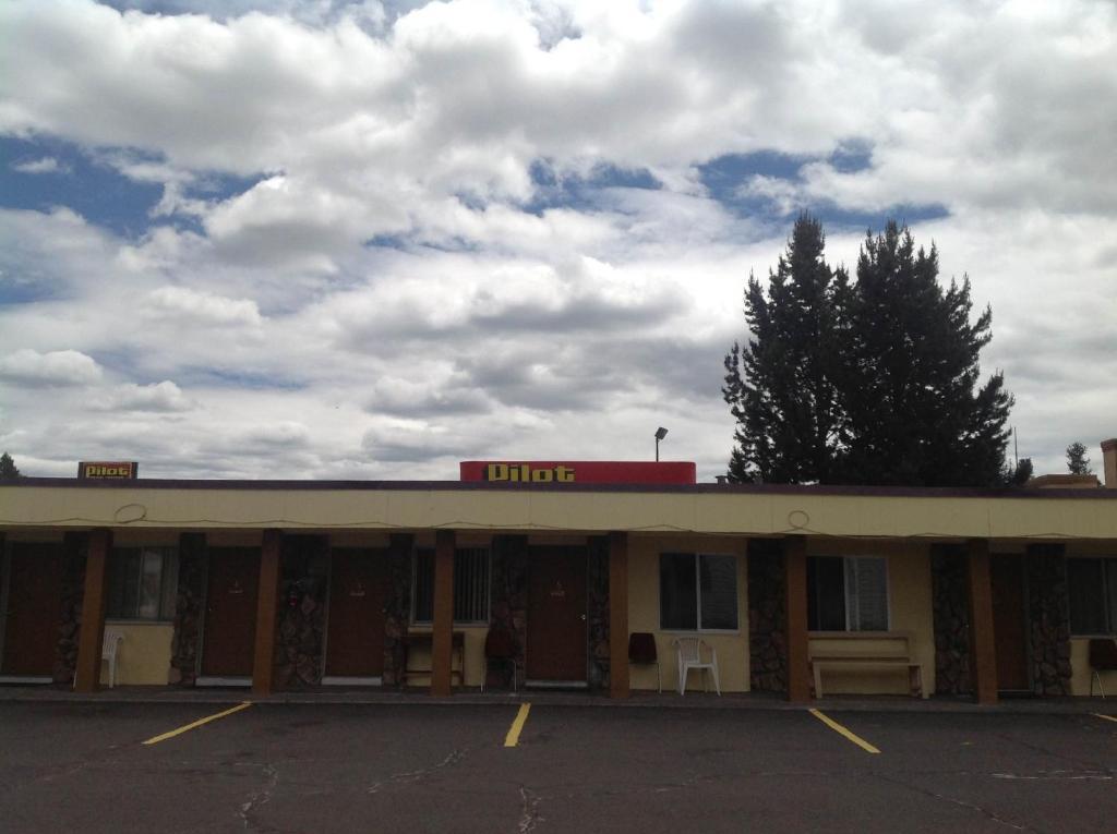 Budget Inn Motel Chemult Exterior photo
